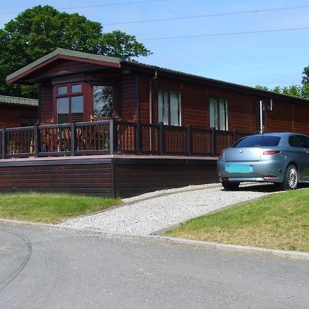 Rosewater Park Lodge Бодмин Экстерьер фото